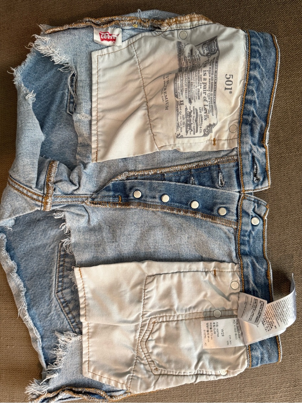 Levi’s 501 Light Blue Distressed Denim Women’s Shorts - Picture 3 of 3